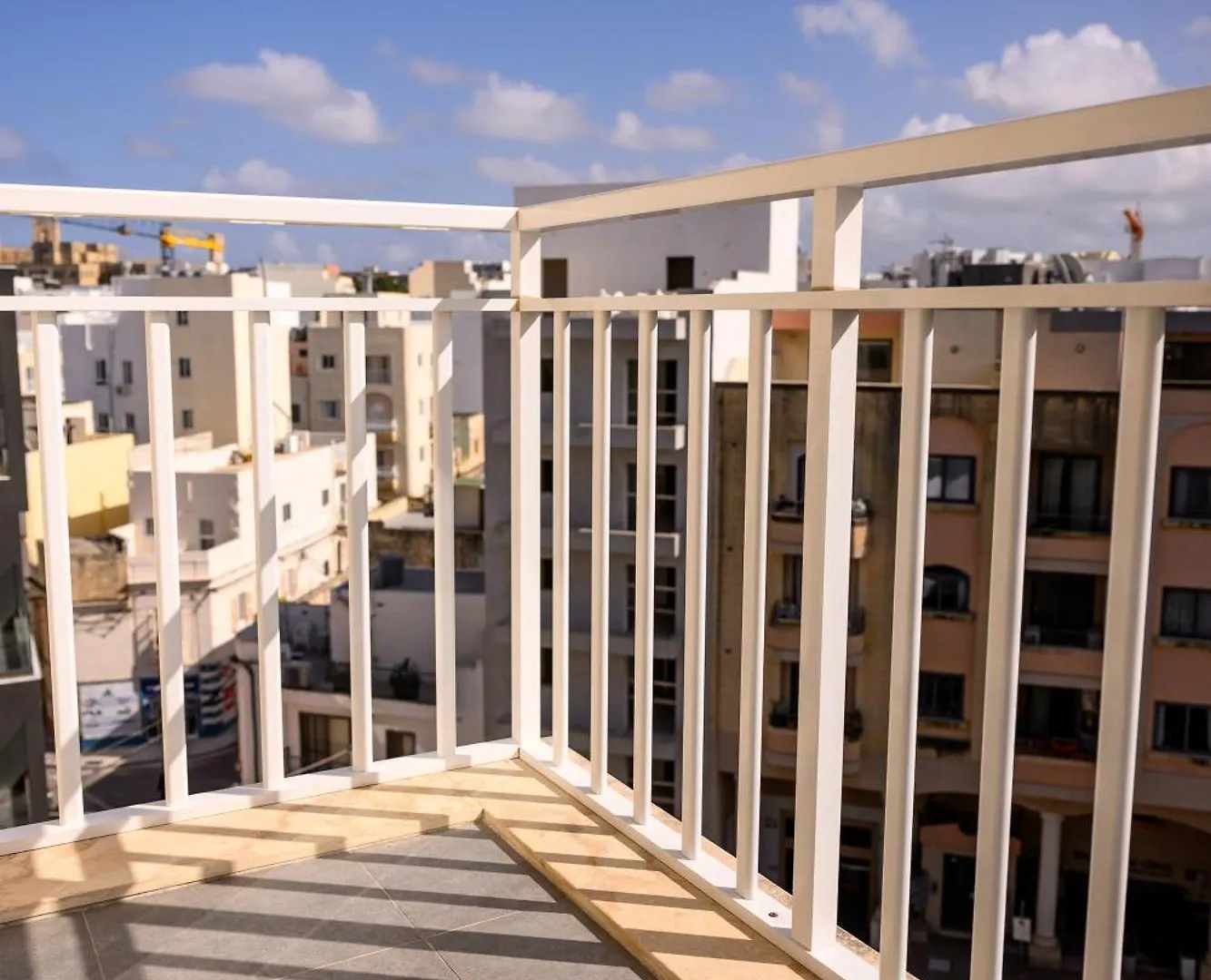 F11 Modern And Bright Apartment In Malta Msida