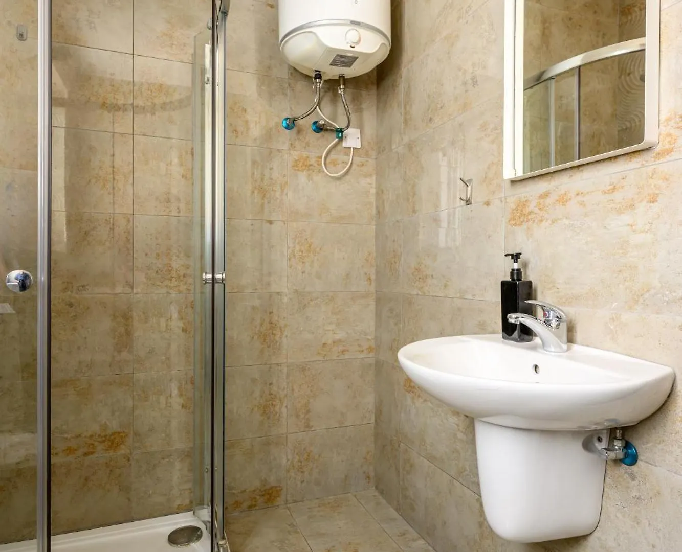 F11 Modern And Bright Apartment In Malta Msida
